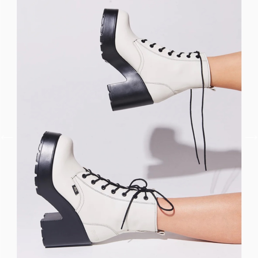 Roc MASCOT white leather platform boots
